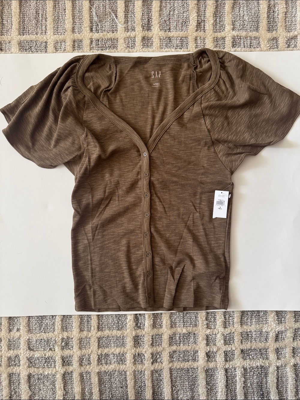 GAP ribbed flutter sleeve top